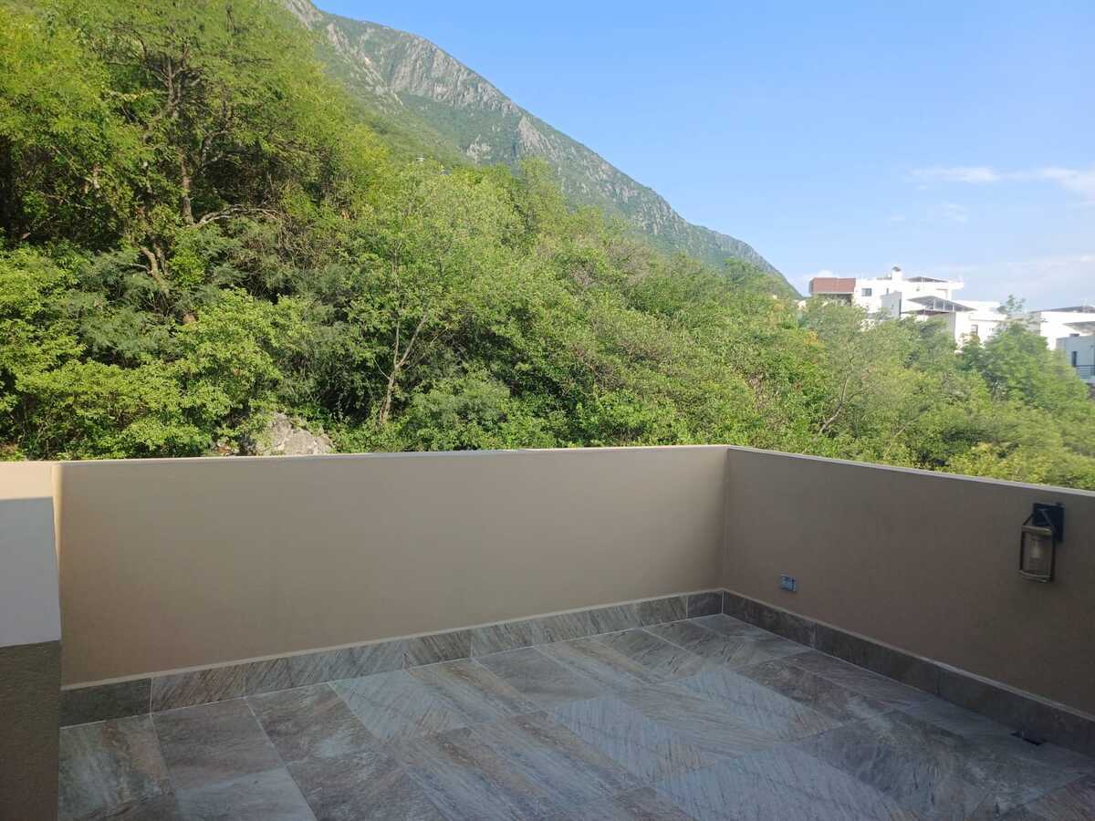 25 of 27: 2a Terraza