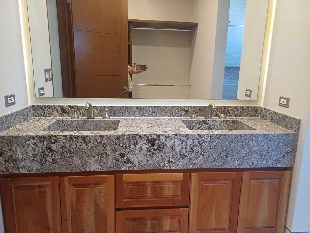 19 of 27: lavabo recamara principal