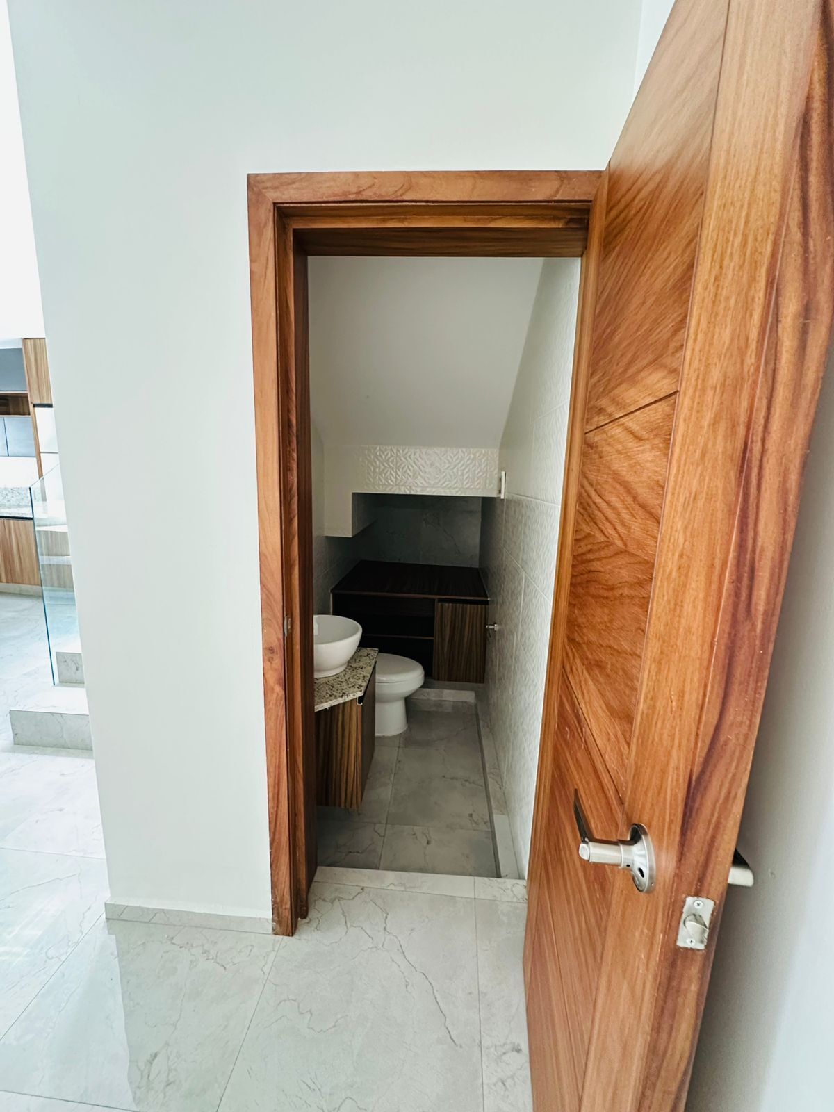 7 of 20: MEDIO BAÑO AREA SOCIAL