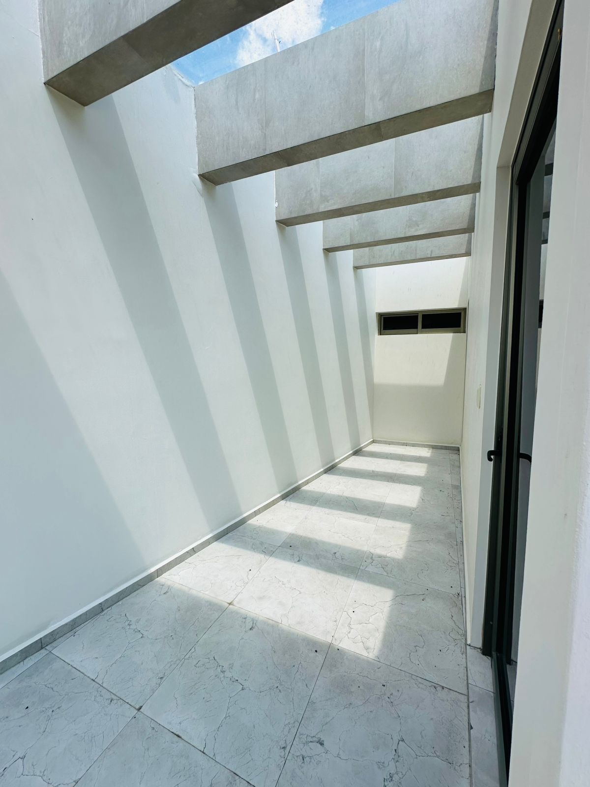 16 of 20: TERRAZA RECAMARA PRINCIPAL