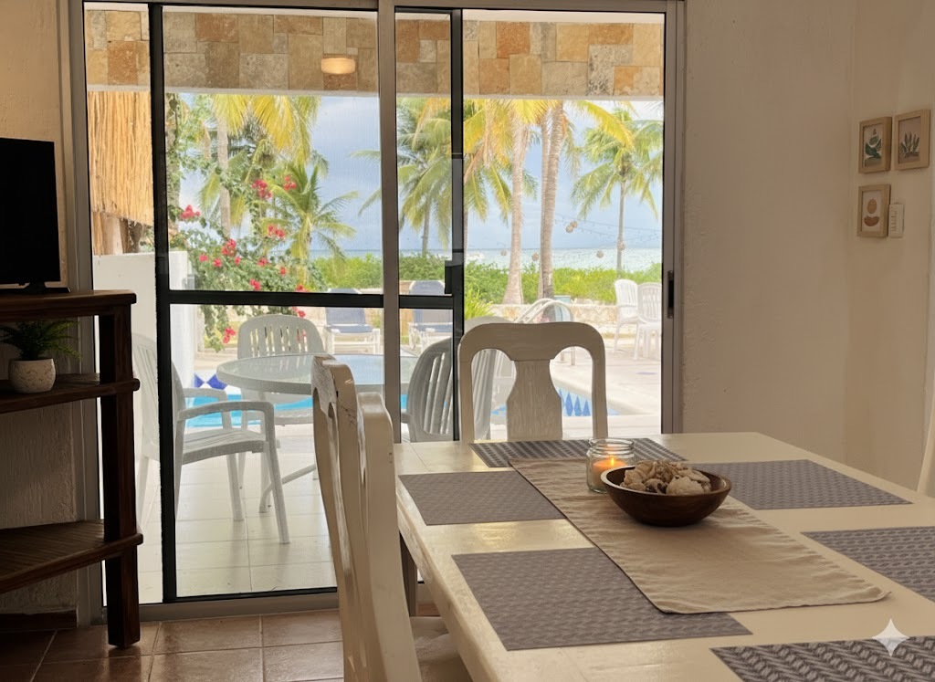 10 de 29: Comedor con vista al mar