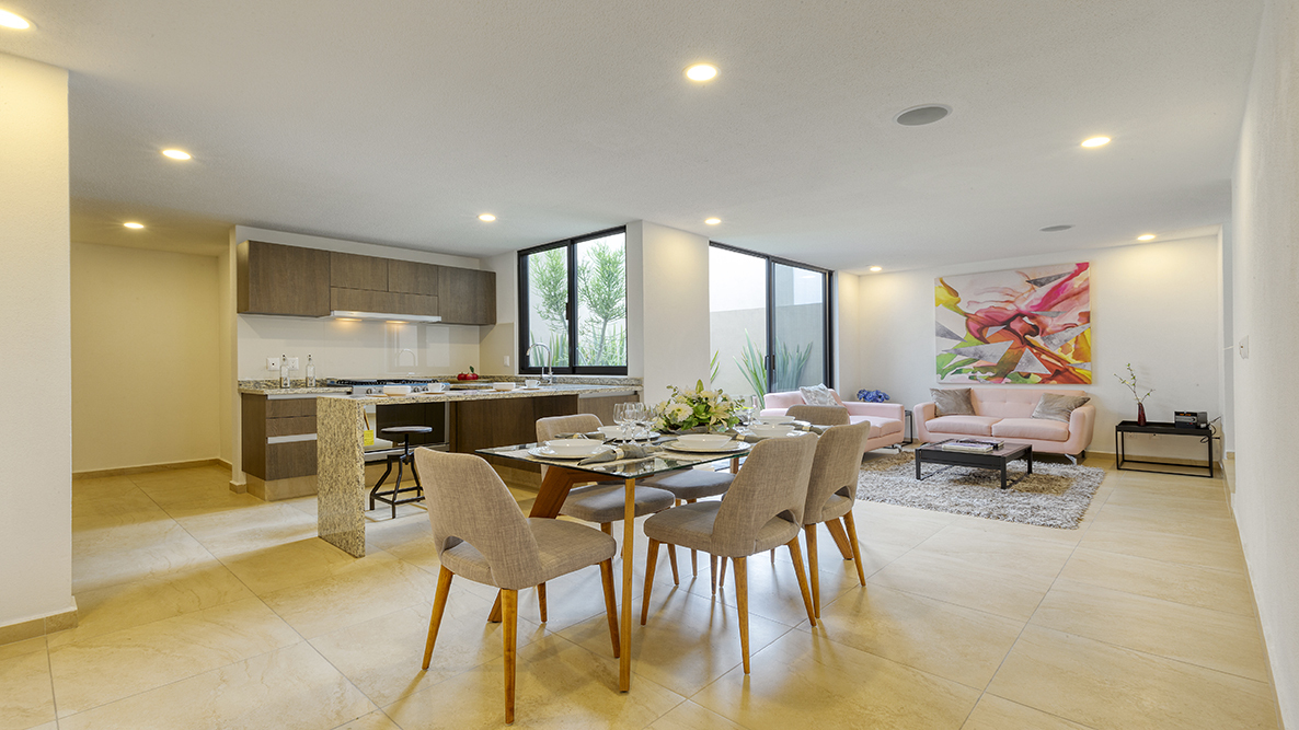 1 de 9: Acceso al comedor y sala