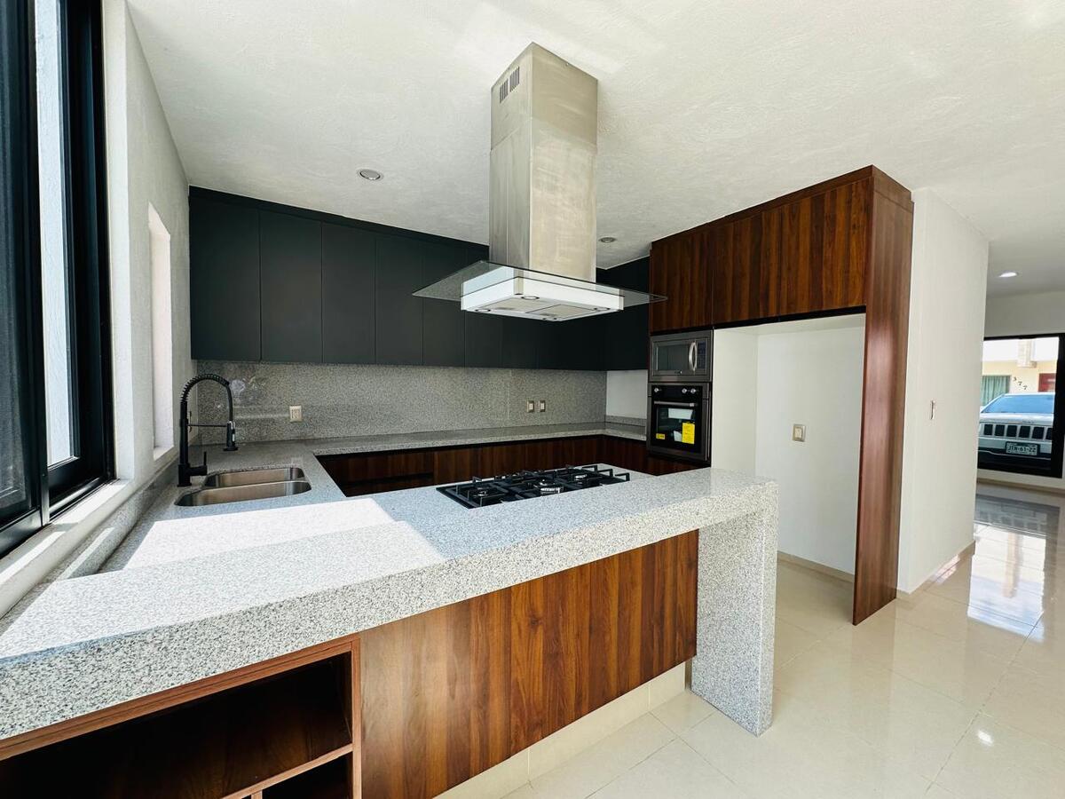 5 of 21: COCINA
