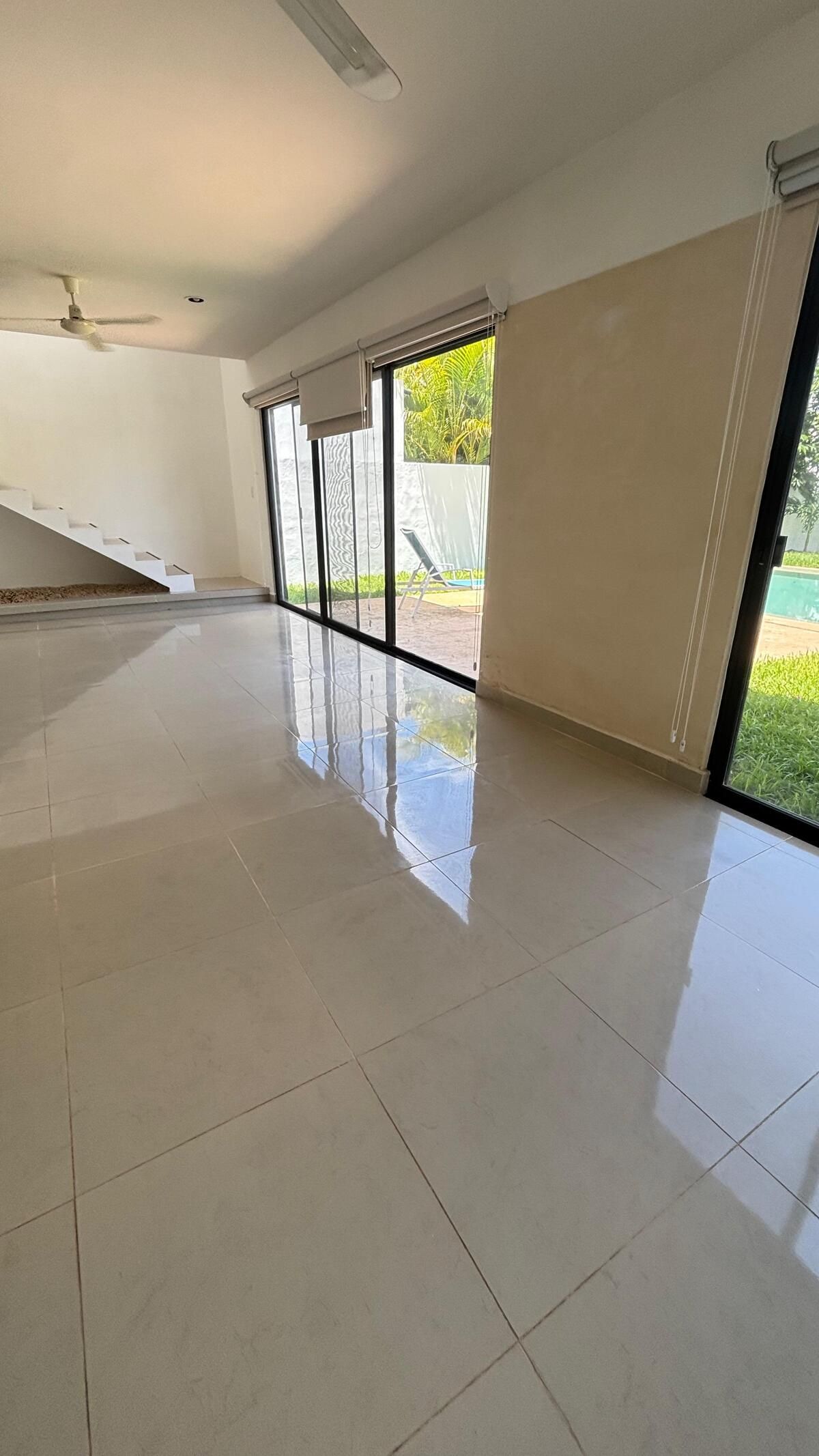 VENTA DE CASA EN PRIVADA EN MÉRIDA. 3 recámaras,3 baños,alberca - foto 5