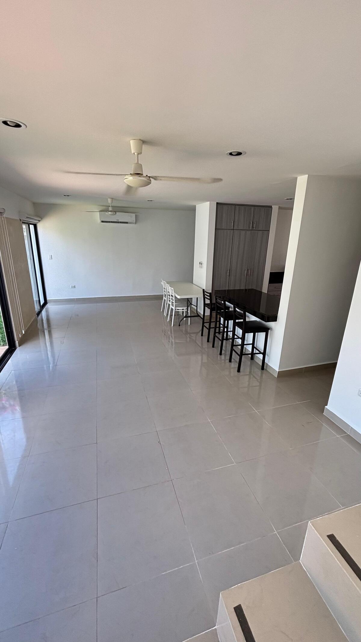 8 de 34: Sala y comedor corridos