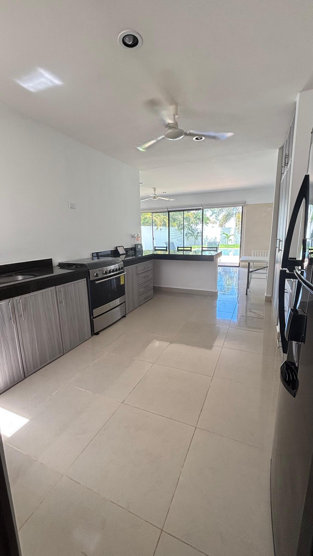 14 de 28: cocina equipada