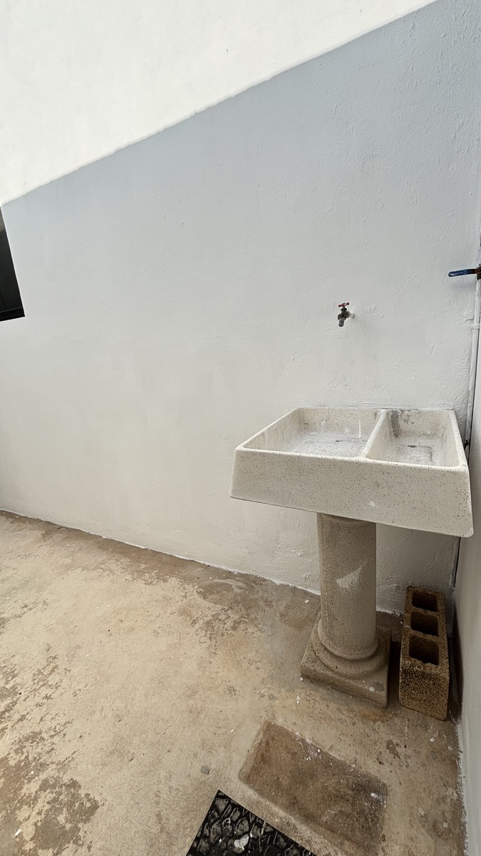 27 de 34: Área de servicio