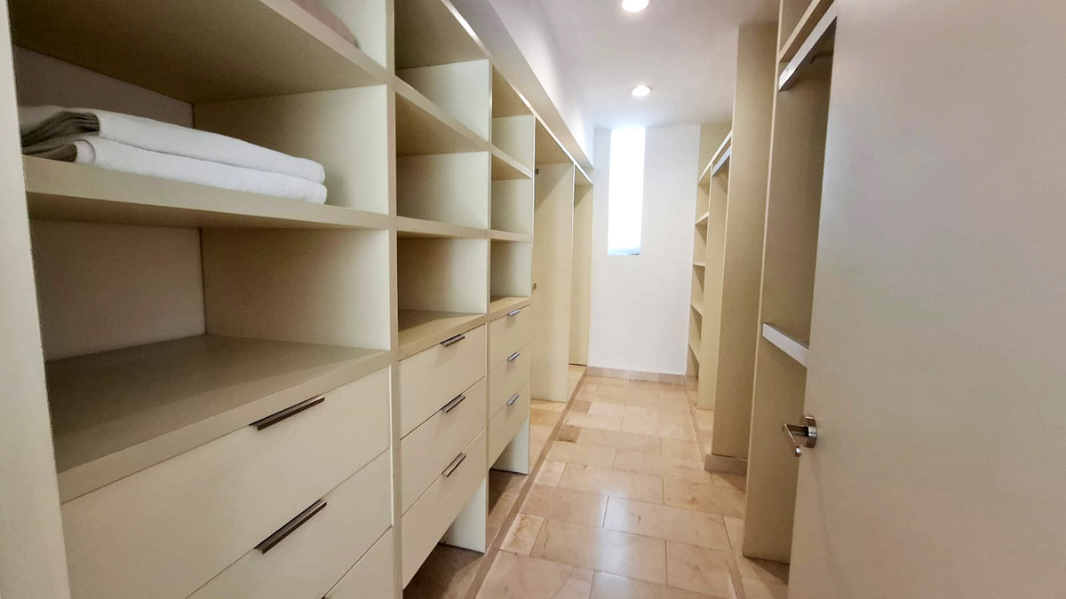 5 de 13: Closet principal