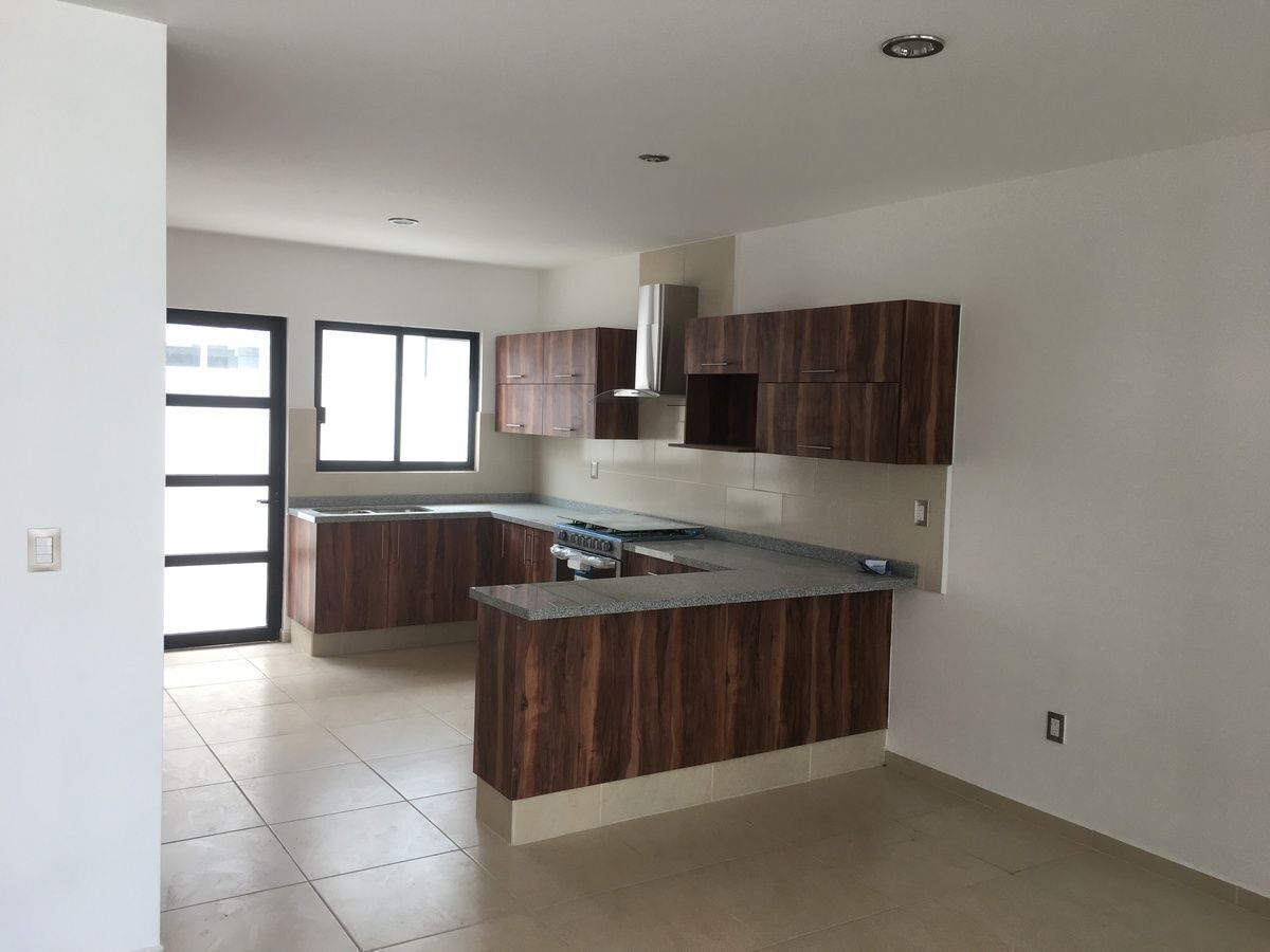 5 de 33: Cocina equipada