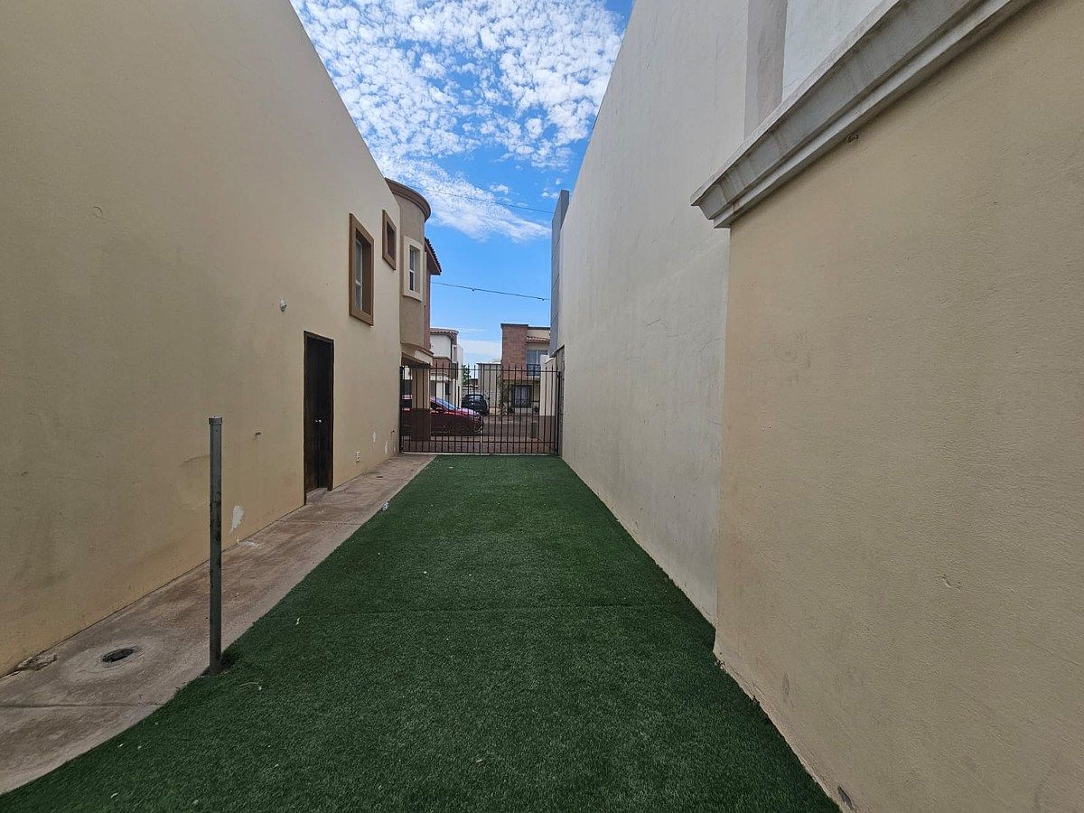 Casa en Quinta Alcázar de Toledo, Mexicali, foto 4 de 23