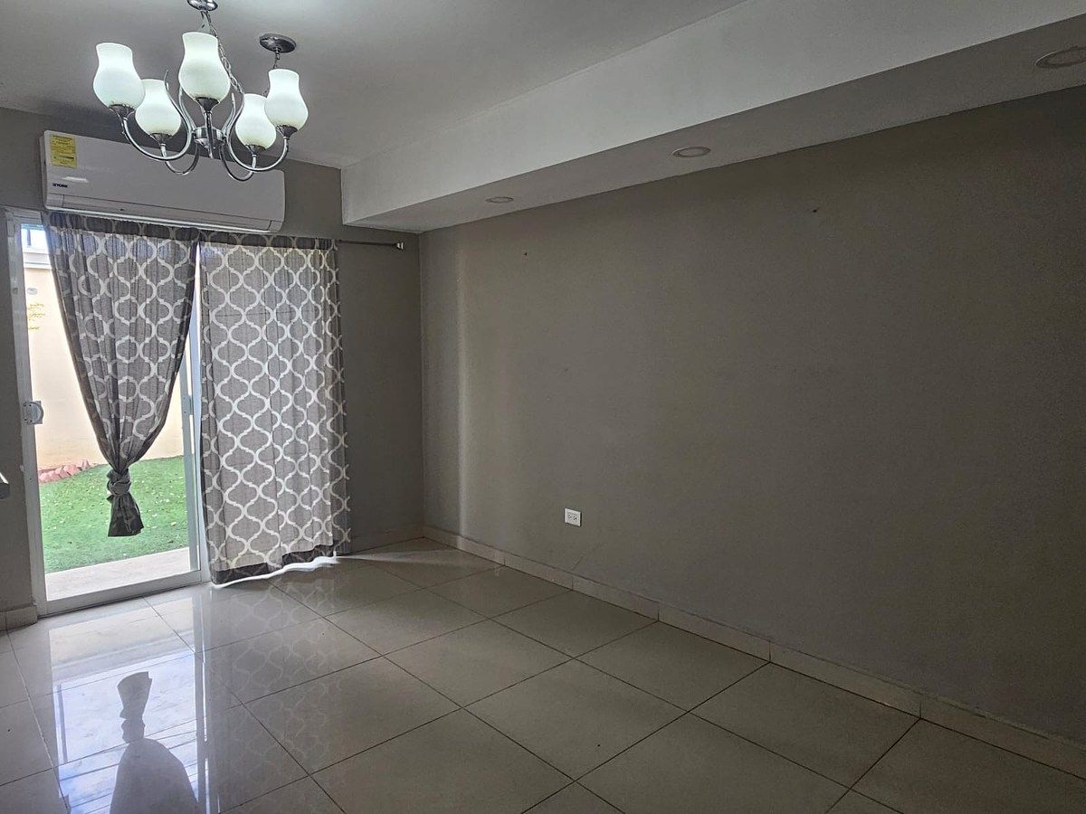 Casa en Quinta Alcázar de Toledo, Mexicali, foto 9 de 23