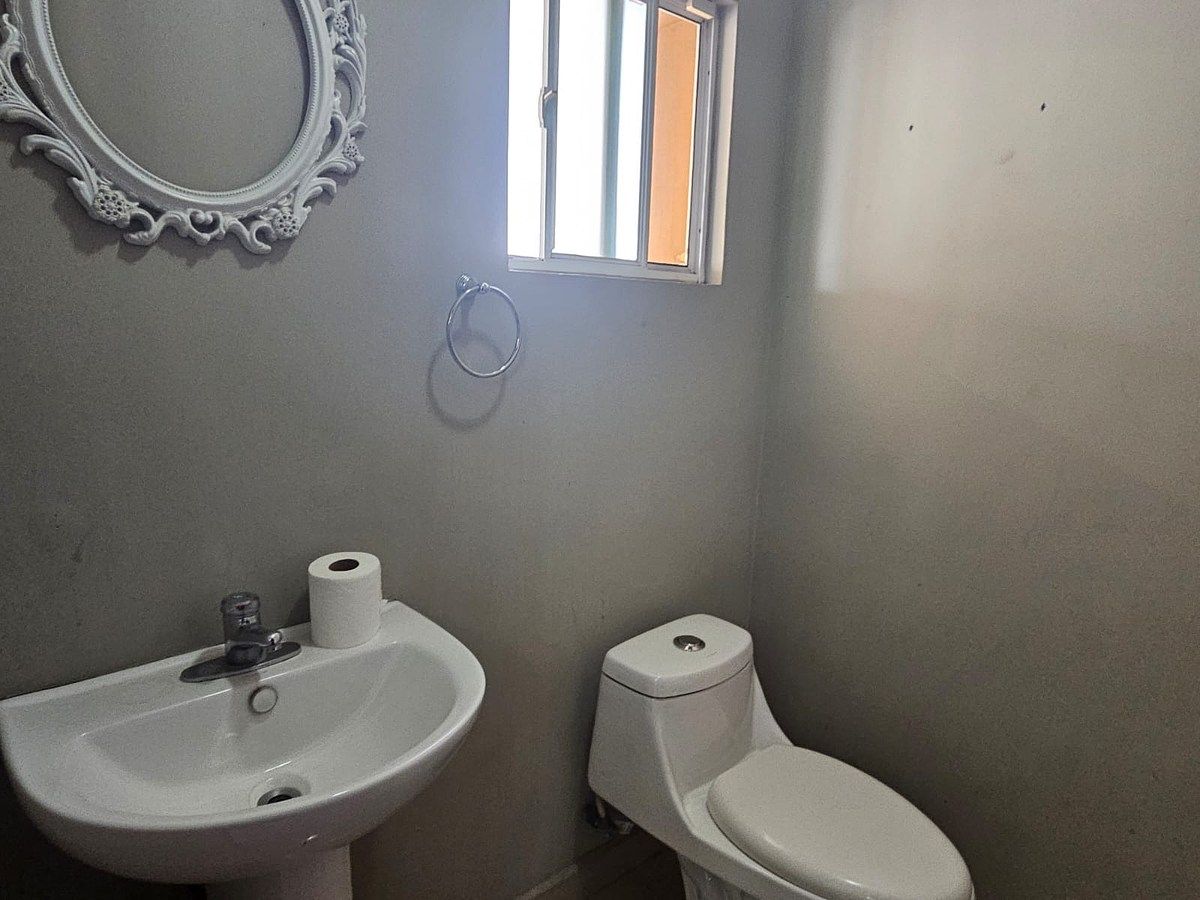 Casa en Quinta Alcázar de Toledo, Mexicali, foto 12 de 23