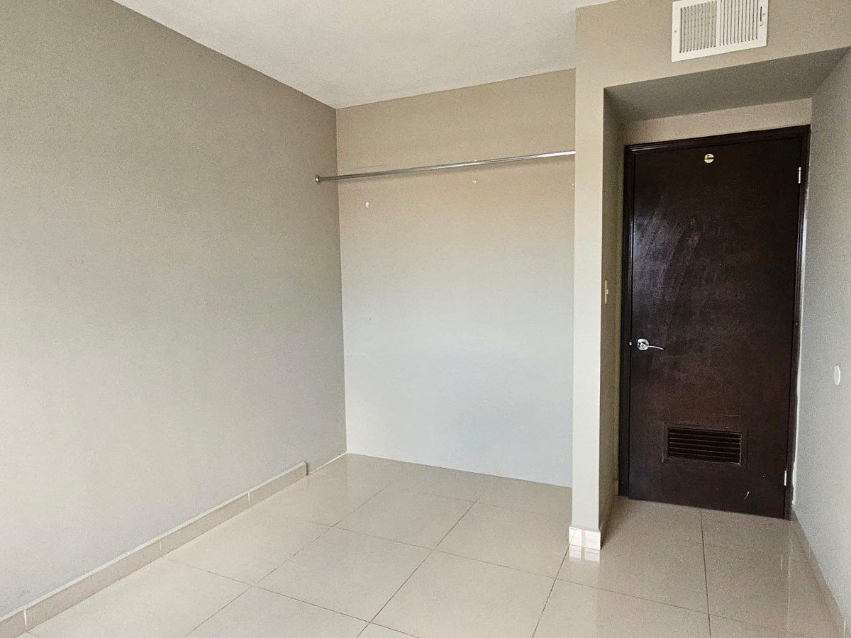 Casa en Quinta Alcázar de Toledo, Mexicali, foto 16 de 23