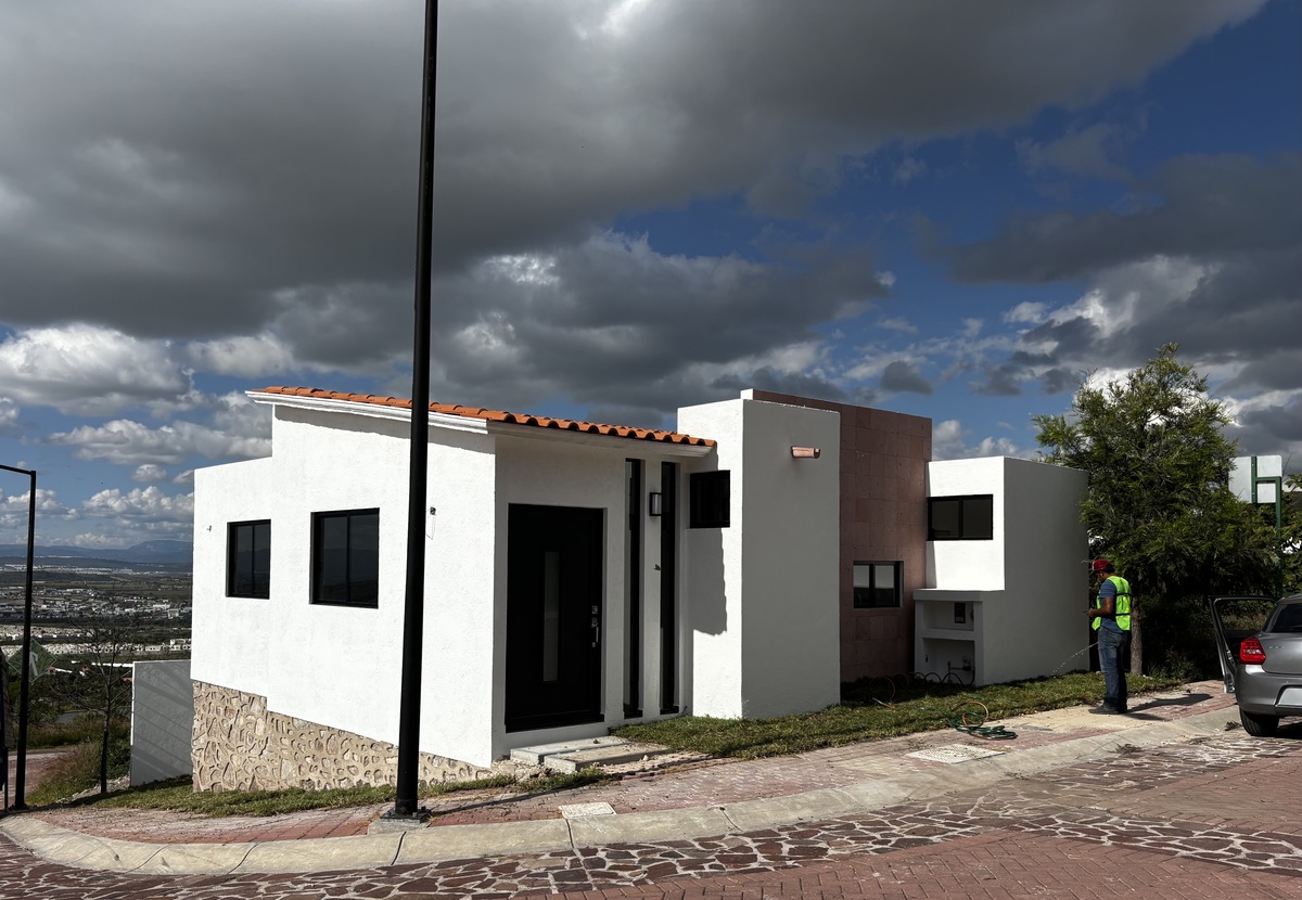 1 de 9: Fachada principal
