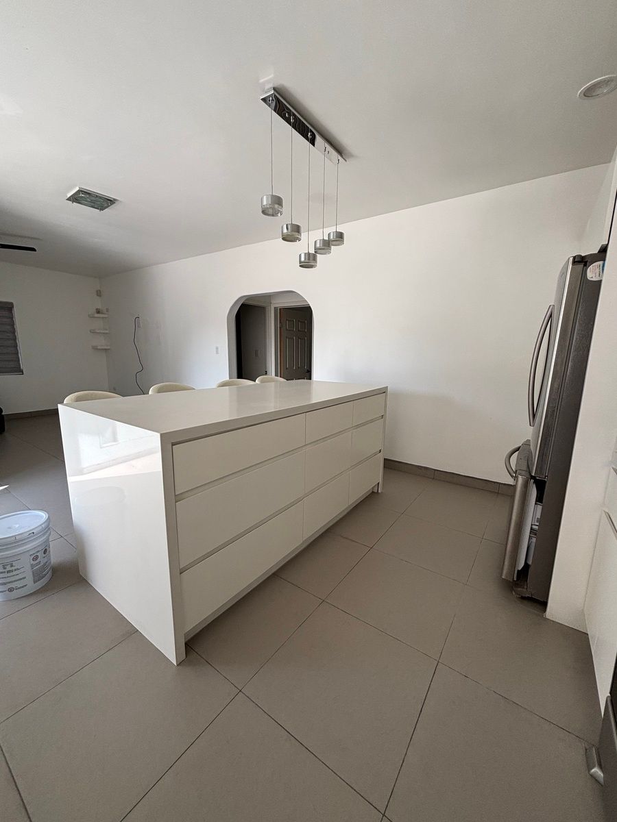 12 de 12: Isla con cajones