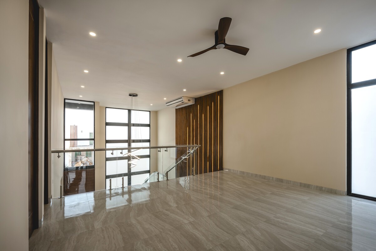 12 de 27: FAMILY ROOM PLANTA ALTA