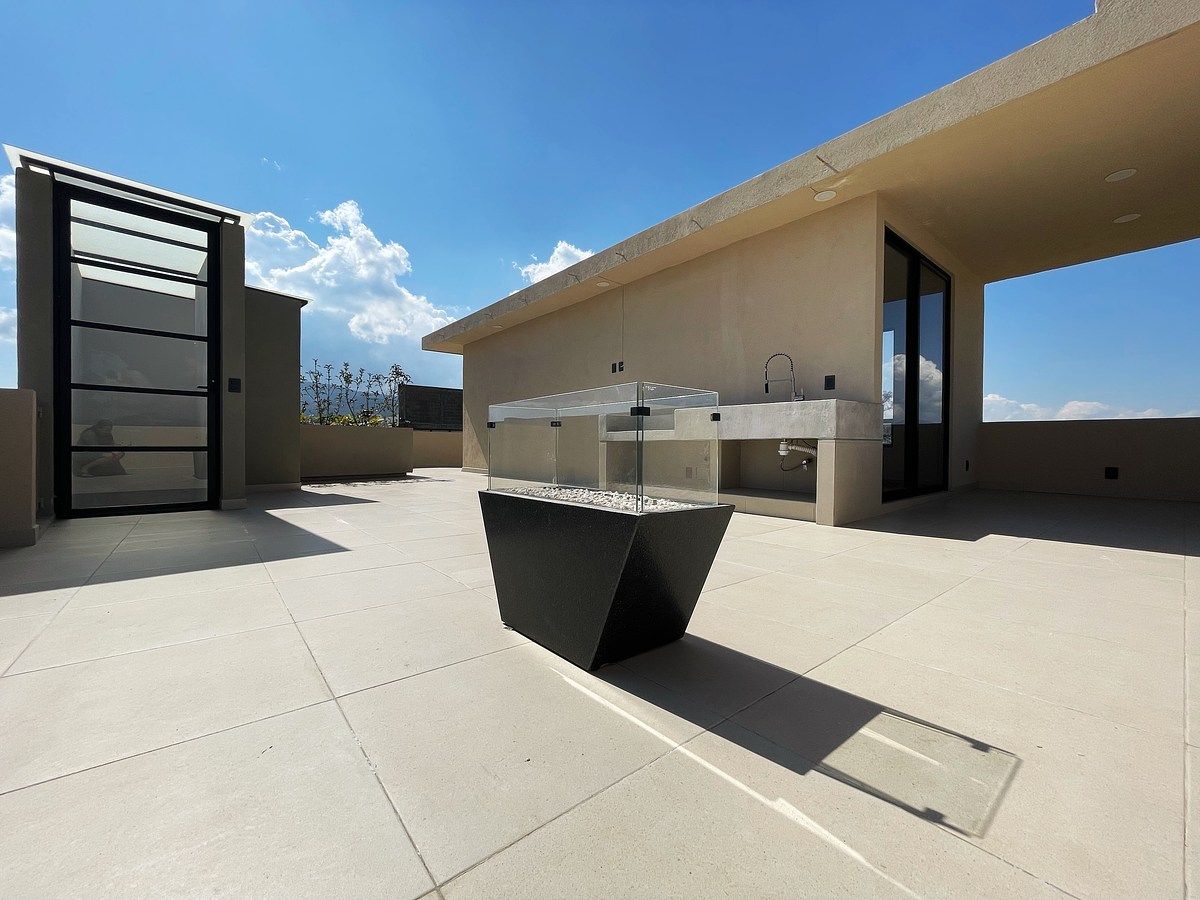 Casa en venta en Morelia, Mich. Con carril de nado y habitación en PB