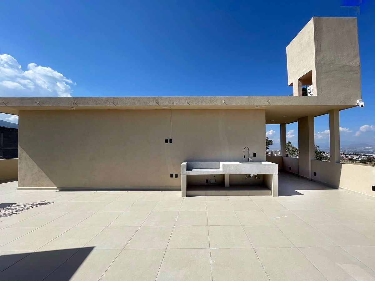 Casa en venta en Morelia, Mich. Con carril de nado y habitación en PB