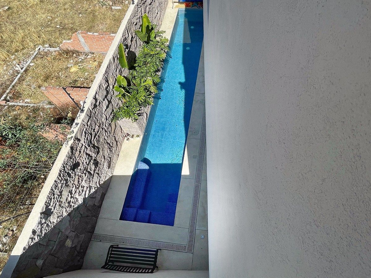 Casa en venta en Morelia, Mich. Con carril de nado y habitación en PB