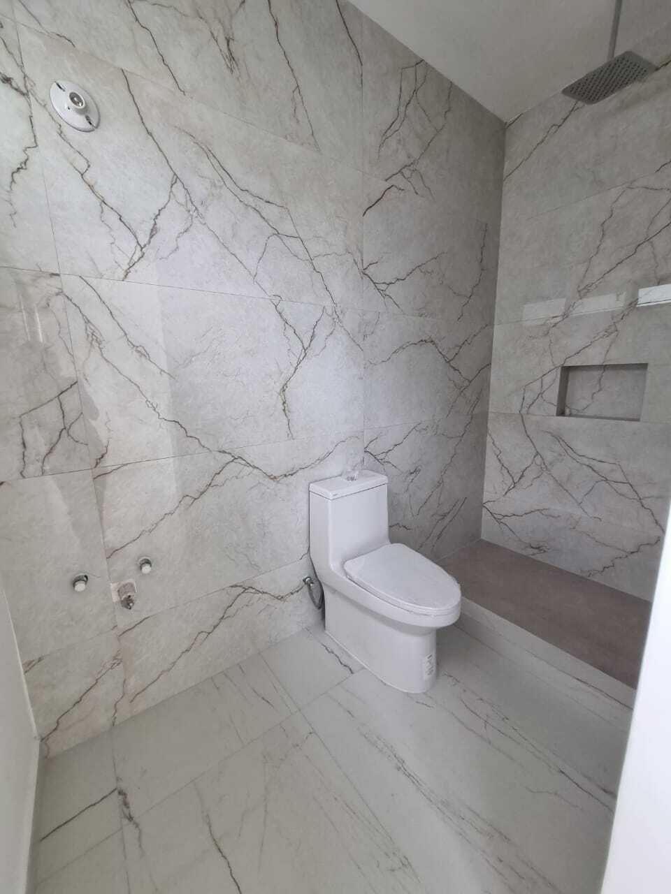 14 de 28: BAÑO REC. PRINCIPAL