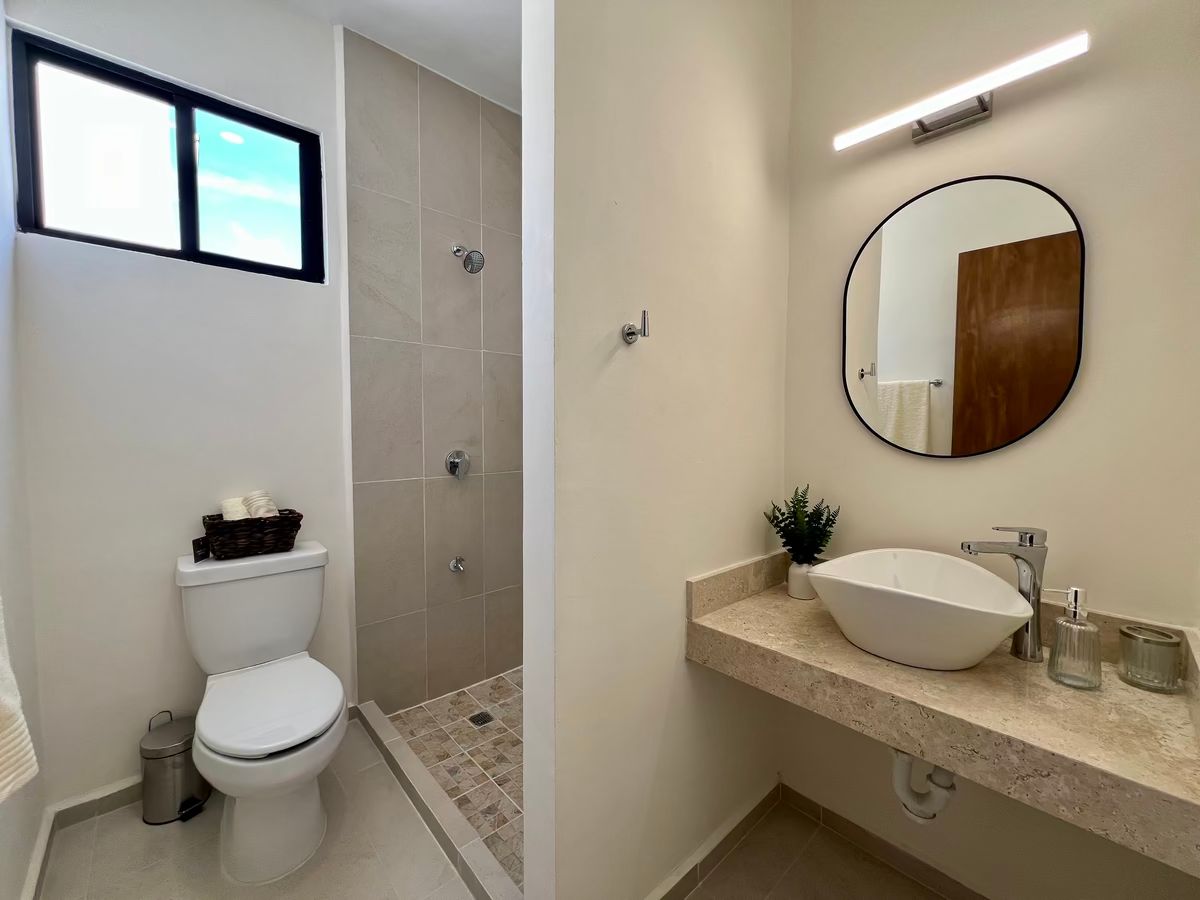 15 de 18: Baño Tercera Recámara