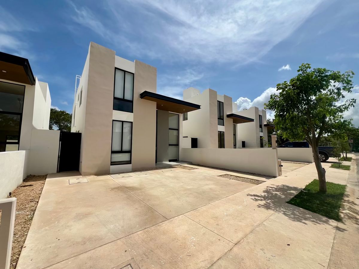 2 de 18: Fachada Principal