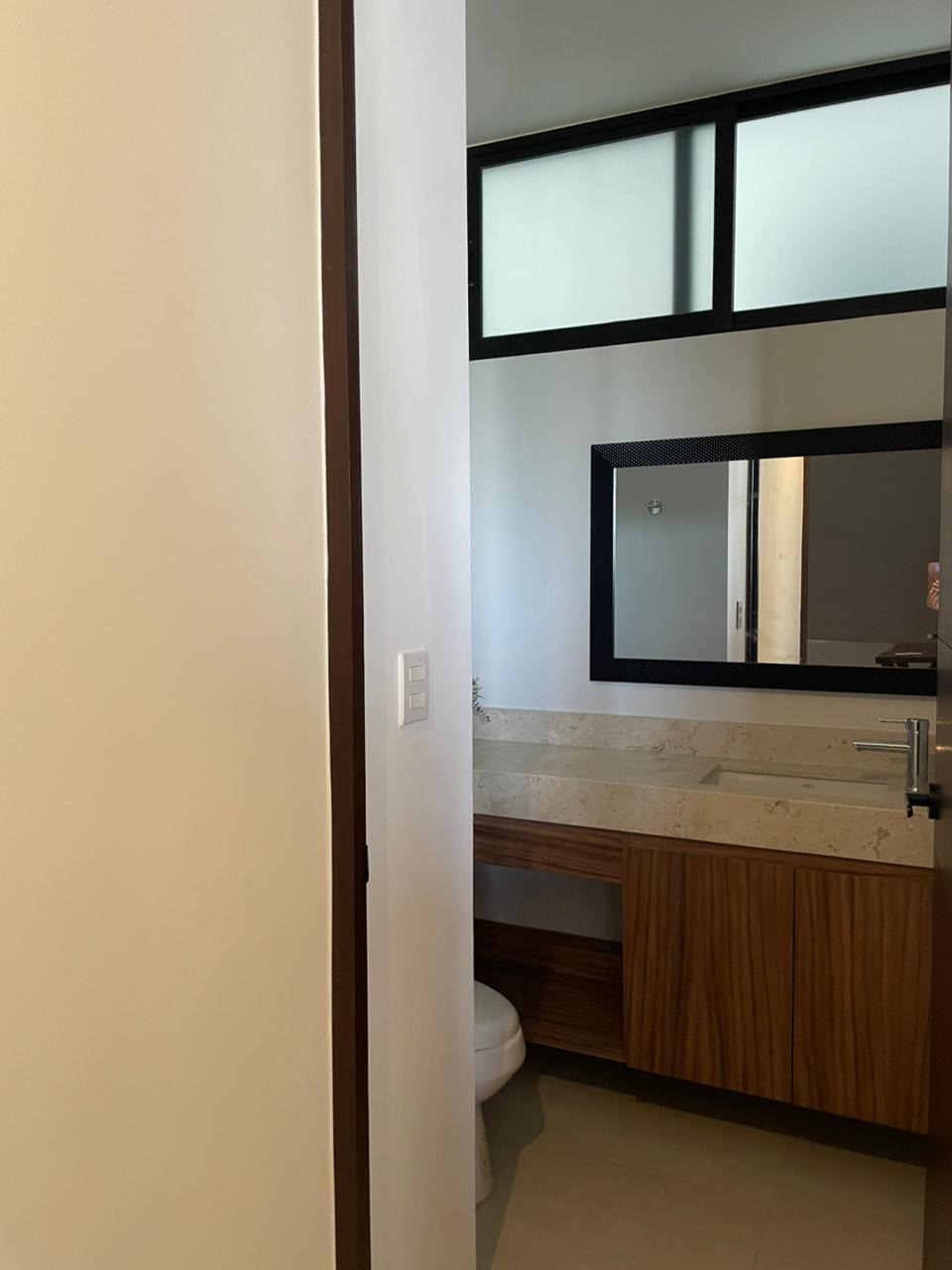 12 de 18: Baño completo