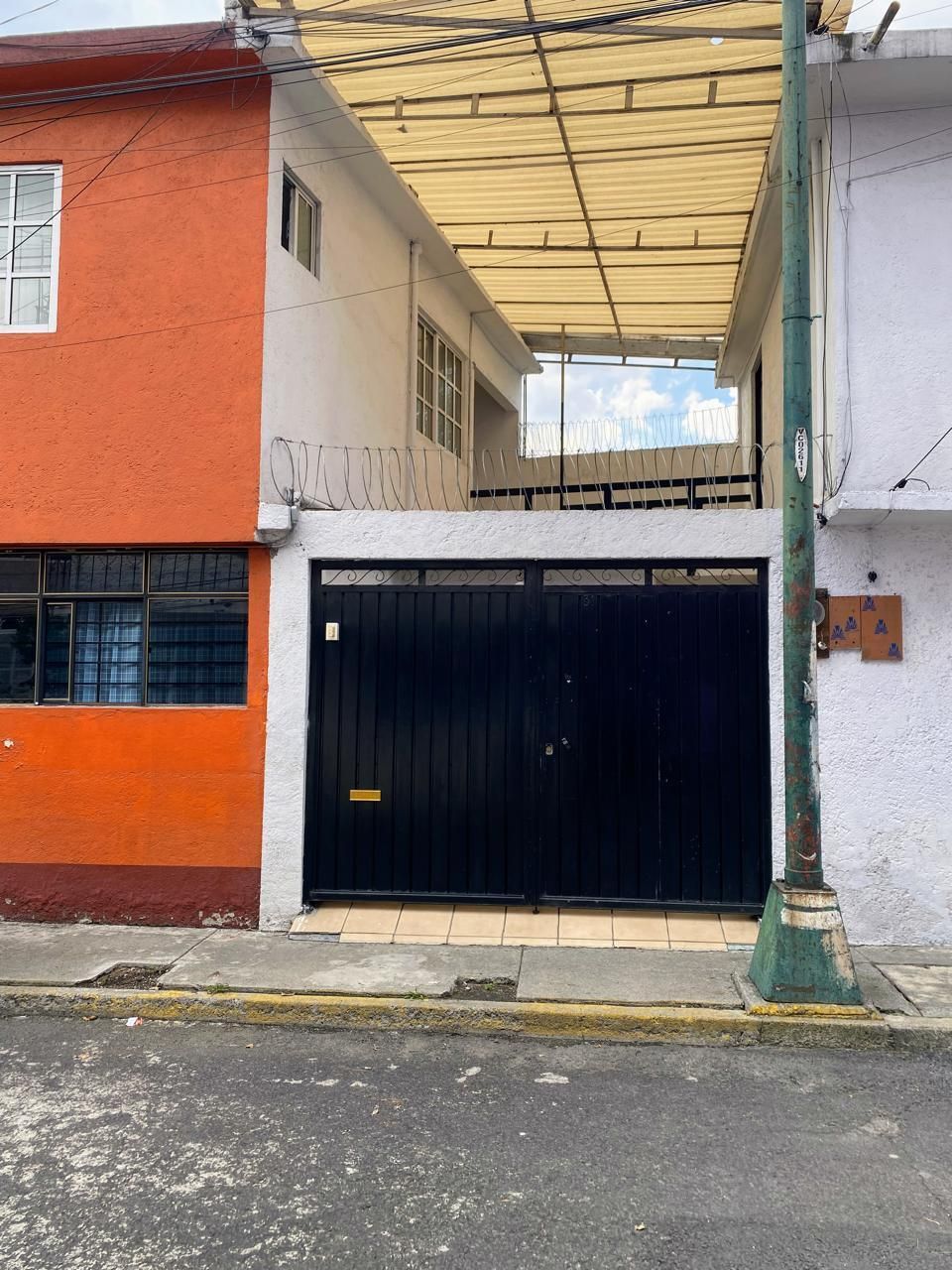 9 de 40: ENTRADA ESTACIONAMIENTO