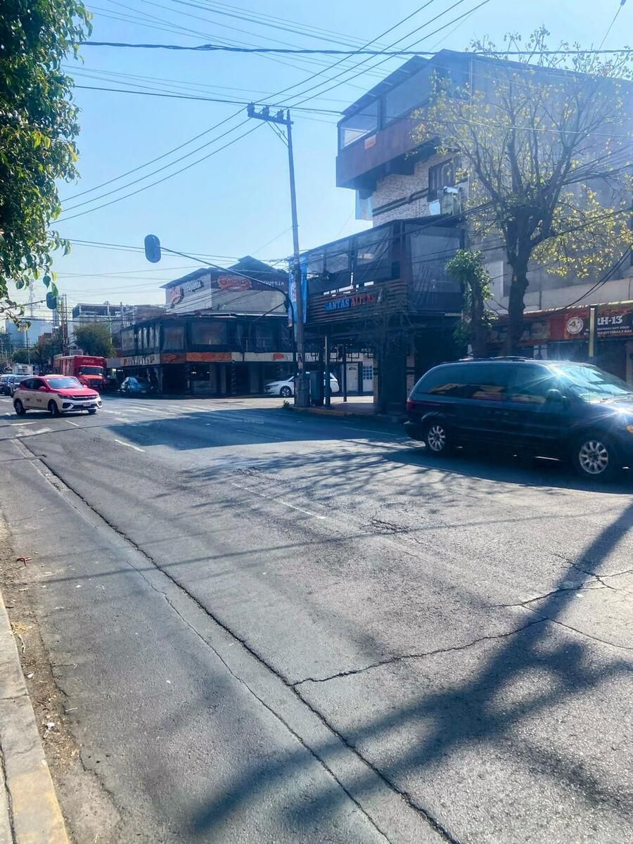 40 de 40: CALLE LORENZO BOTURINE ZONA COMERCIAL