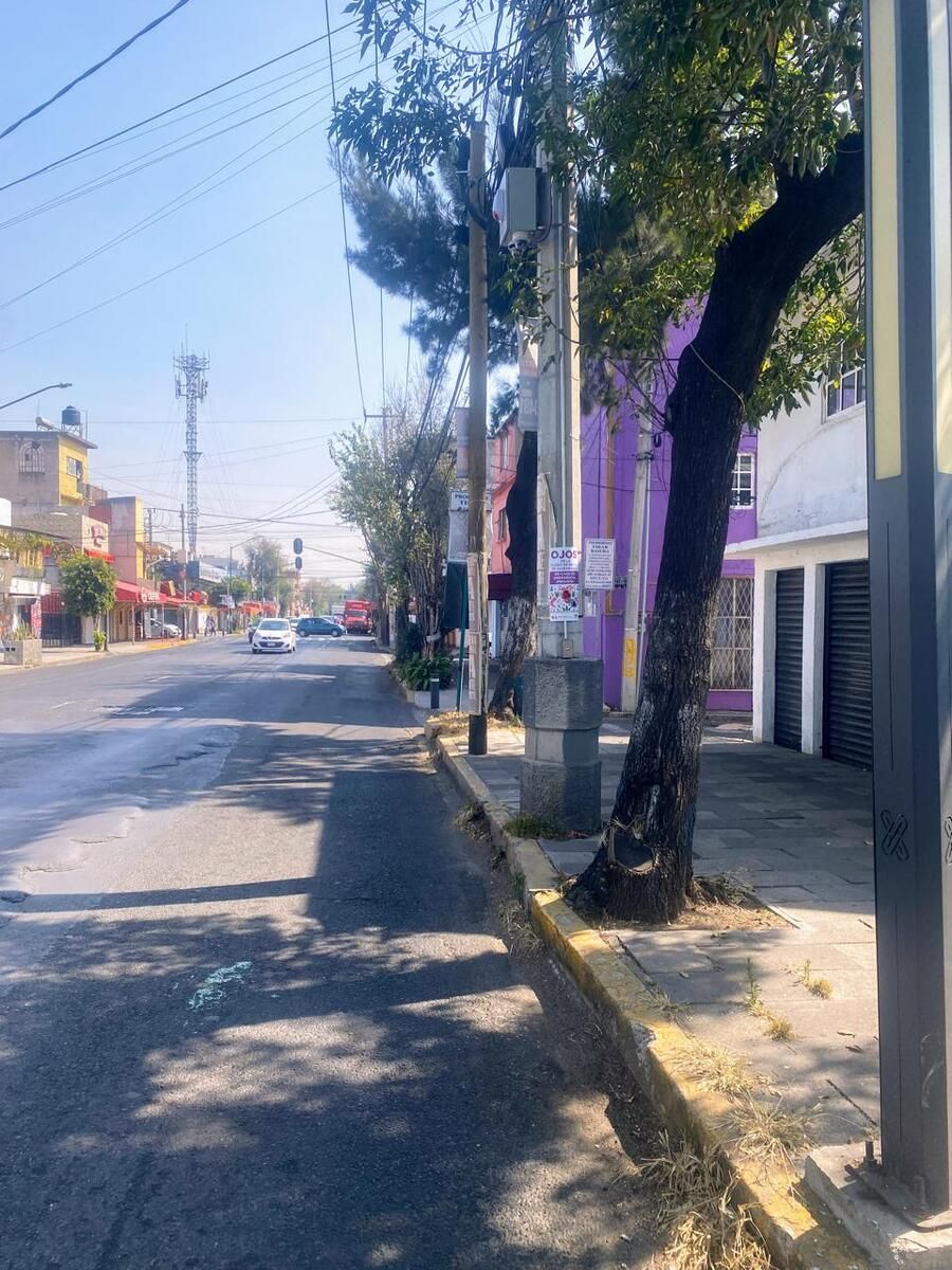 20 de 40: CALLE MUY COMERCIAL