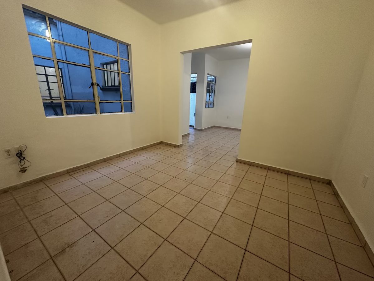 2 de 27: SALA