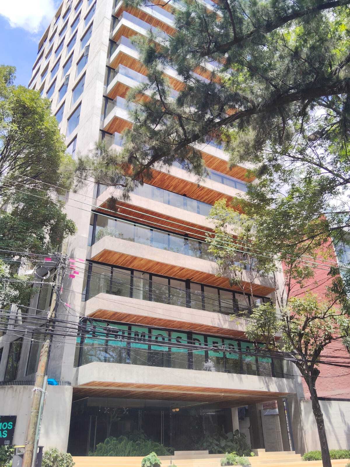 1 de 36: Fachada