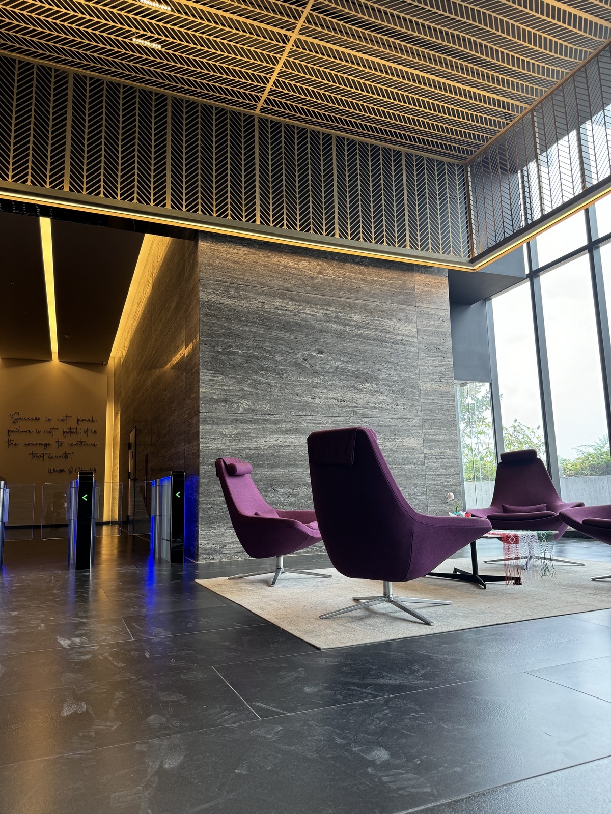 3 de 9: Lobby
