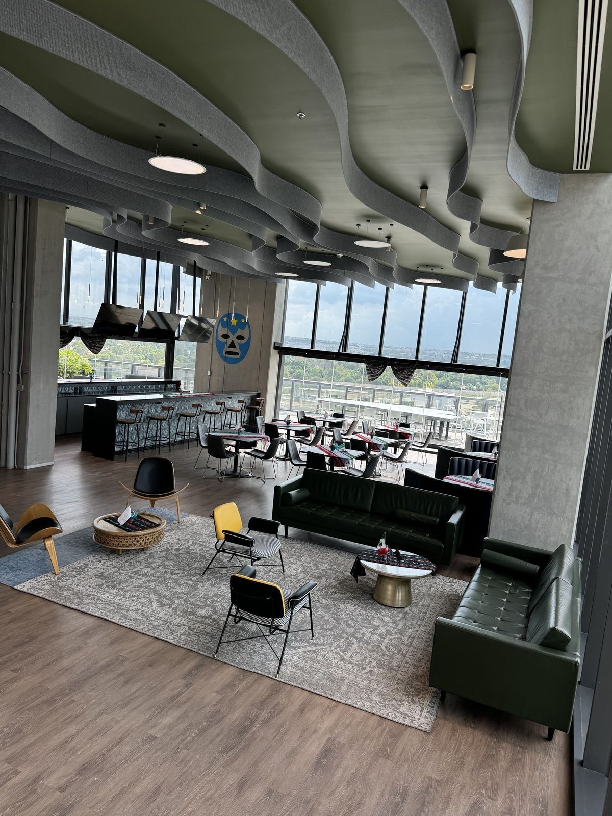 10 de 13: Comedor y área social