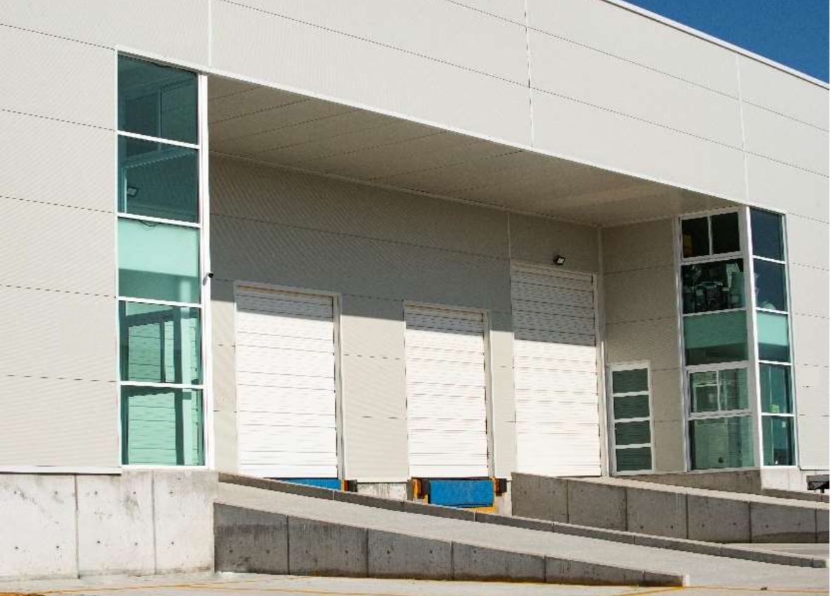 BODEGA INDUSTRIAL 1000m2 con 20kvas oficina rampa y anden