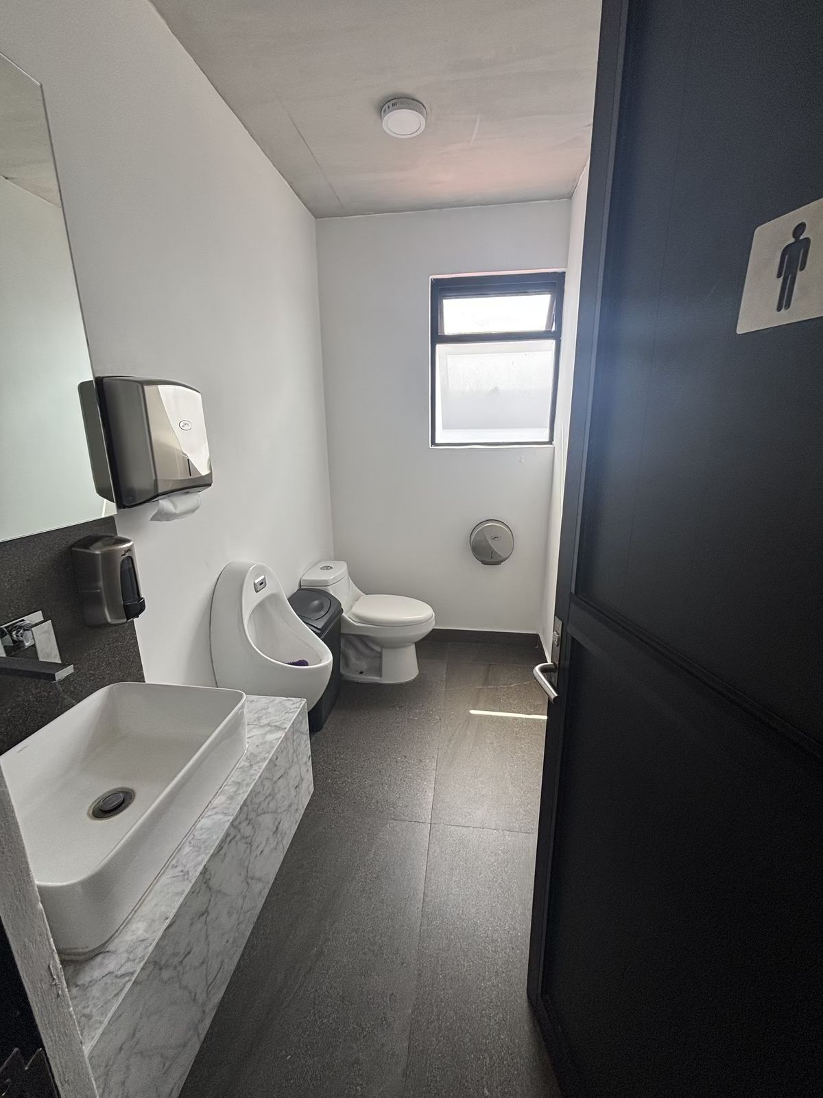 28 de 43: Baños Roof
