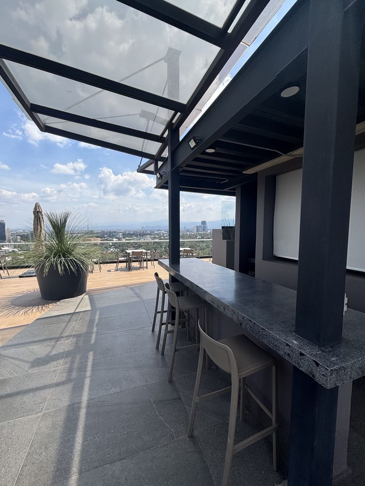 24 de 43: Barra Roof Garden