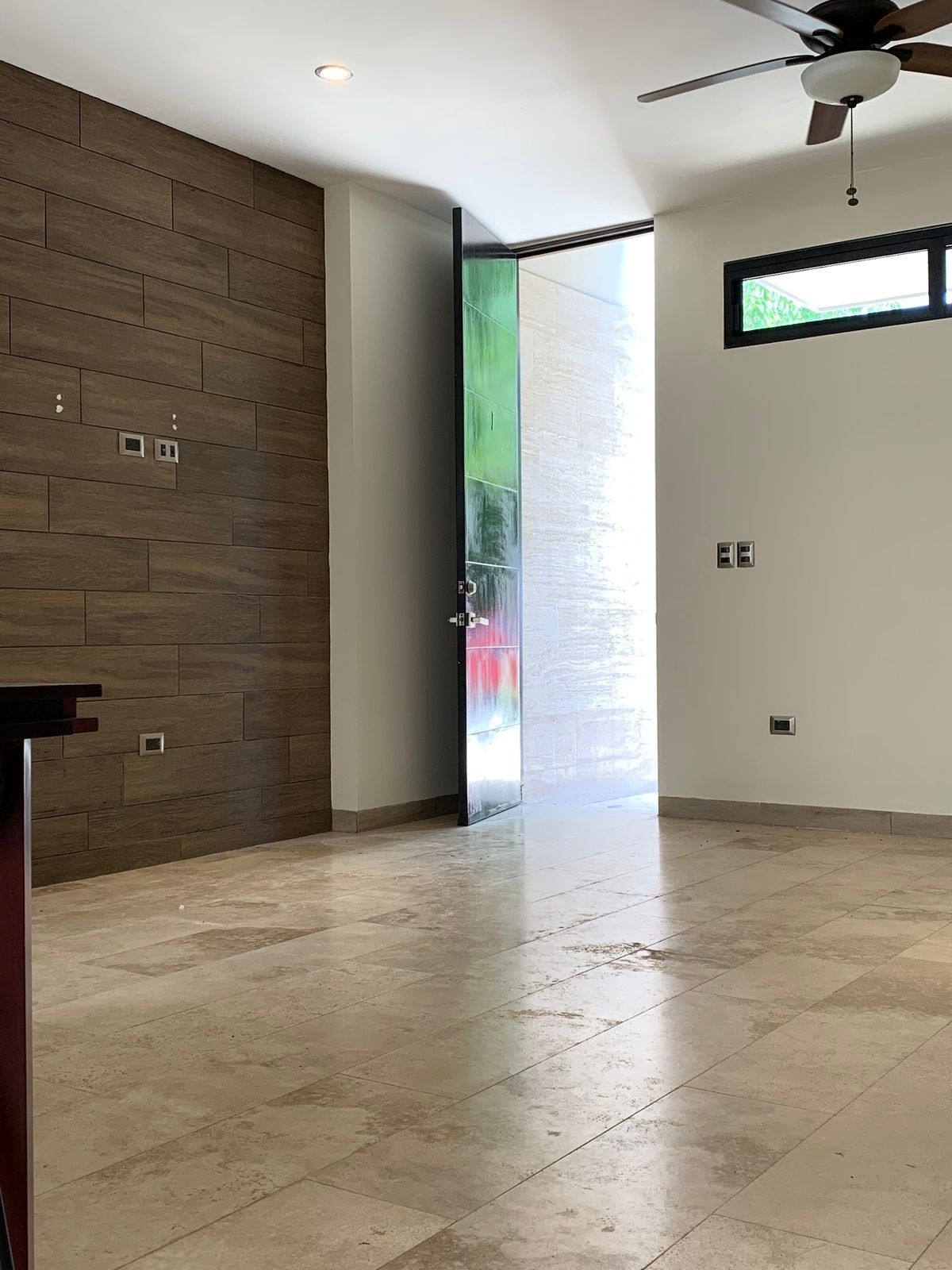 3 de 18: Entrada Sala