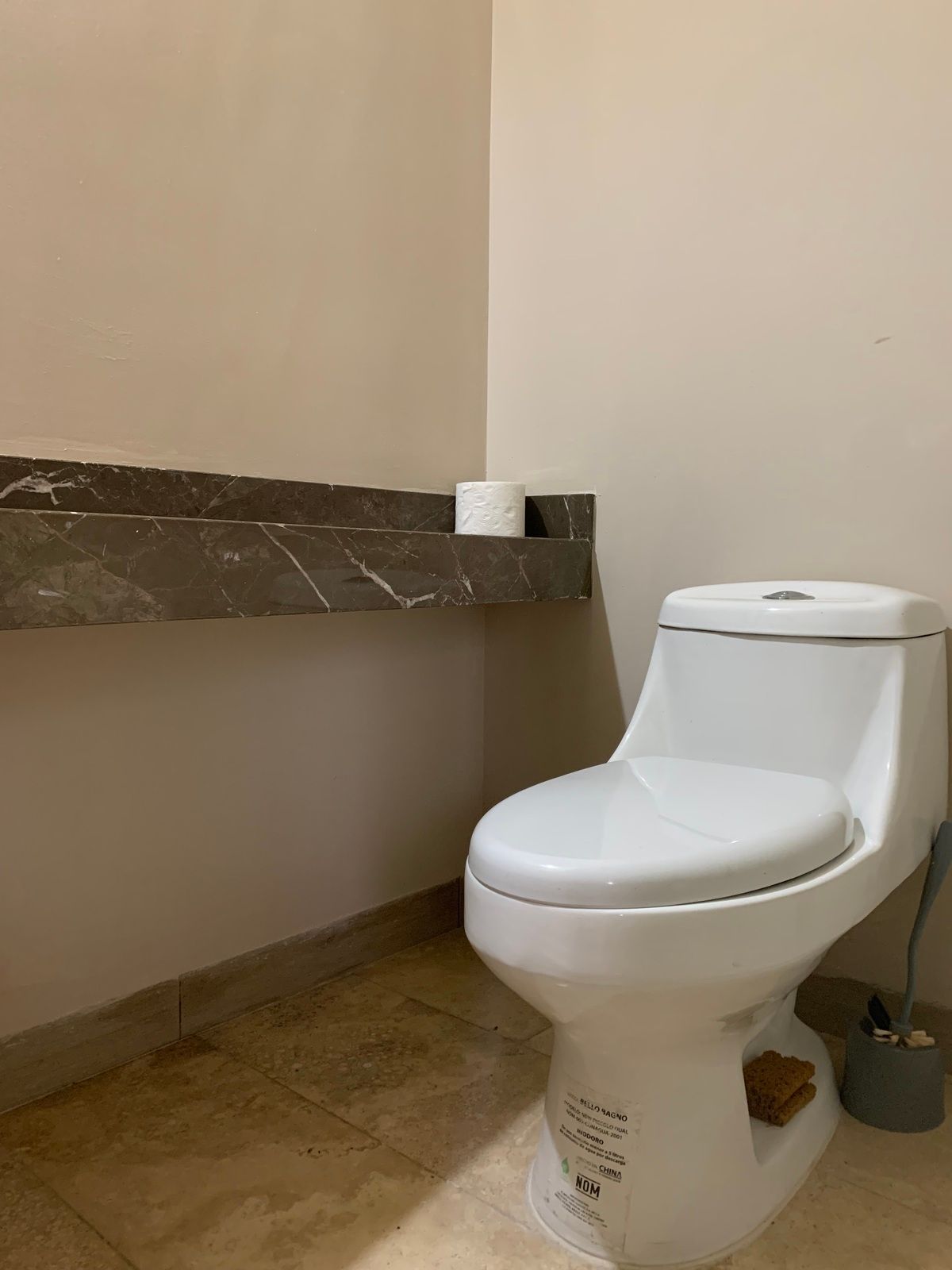 8 de 18: Medio baño PB