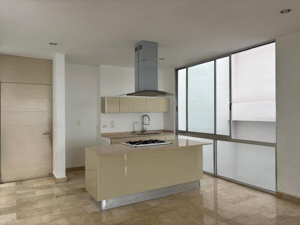 3 de 31: Departamento en Venta Merida