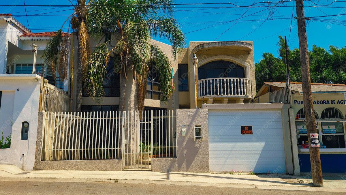 Edificio / Casa en Venta en Guaycura – Ideal para Vivienda o Fundación