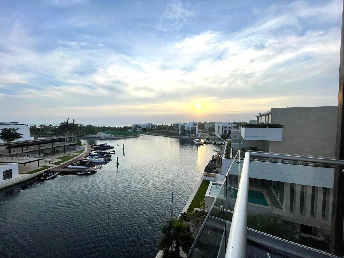 Departamento frente a marina en Puerto Cancún venta, foto 1 de 11