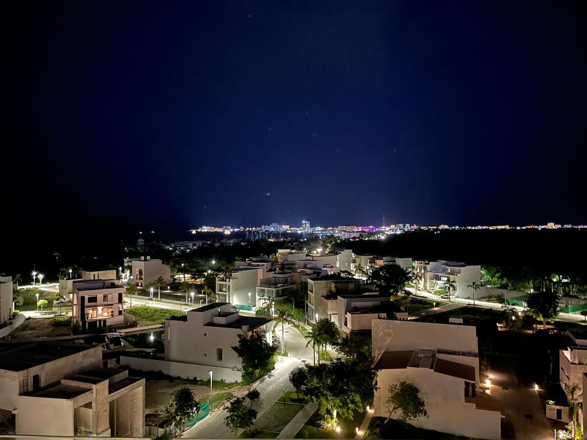 Venta lujoso departamento en marina Puerto Cancún, foto 9 de 11