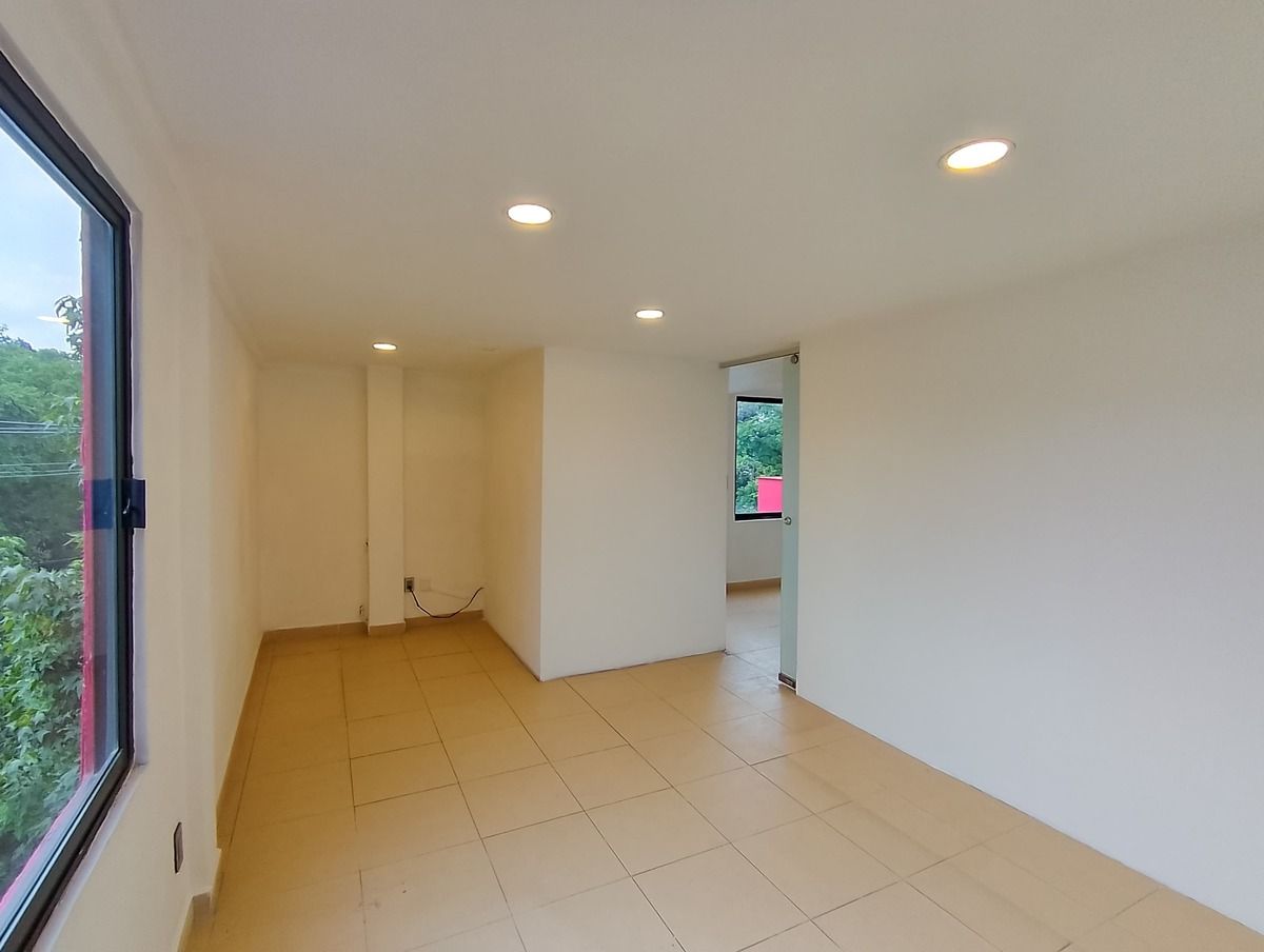 2 de 18: Oficina en Renta en Toriello Guerra Rayo Vende ®