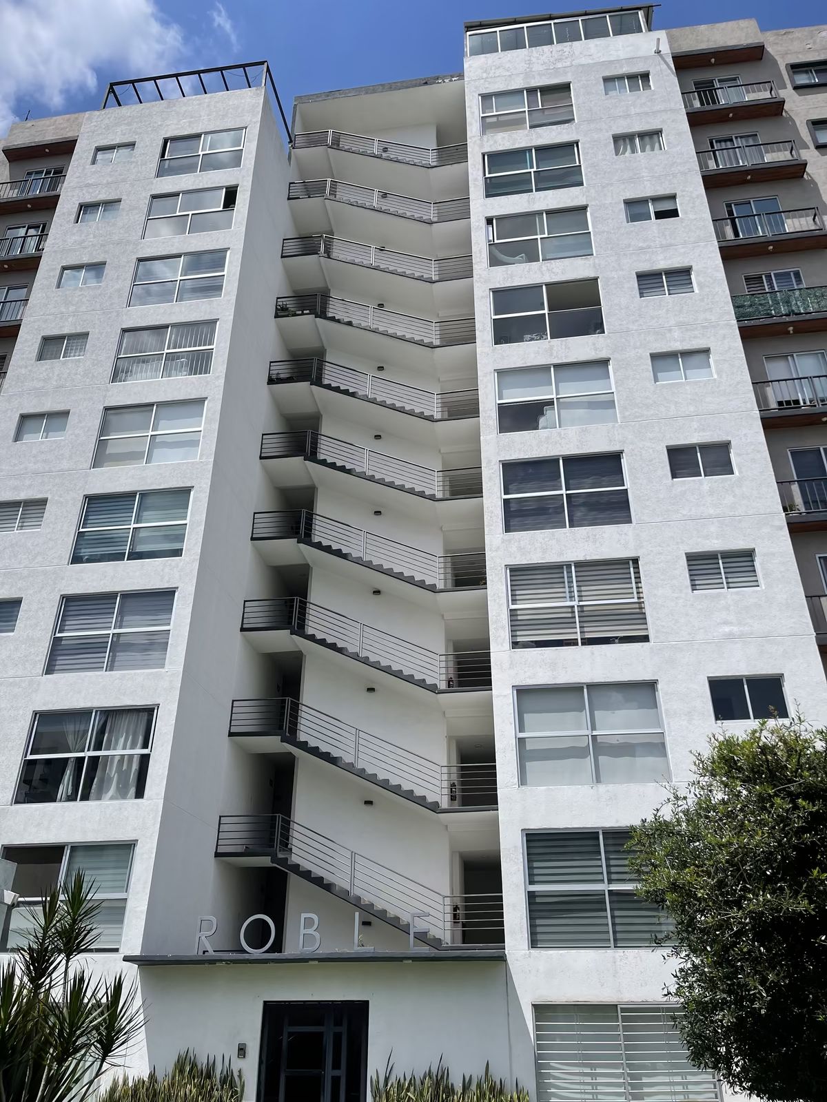 4 de 23: Torre Roble