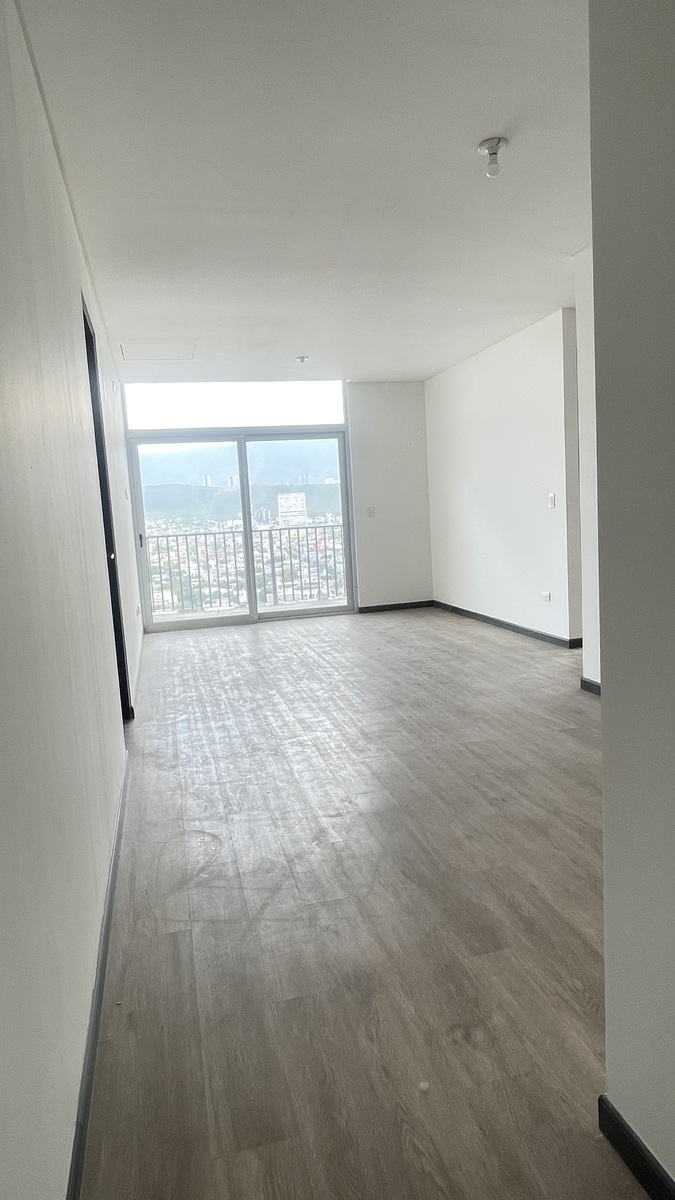 3 of 13: Area Social