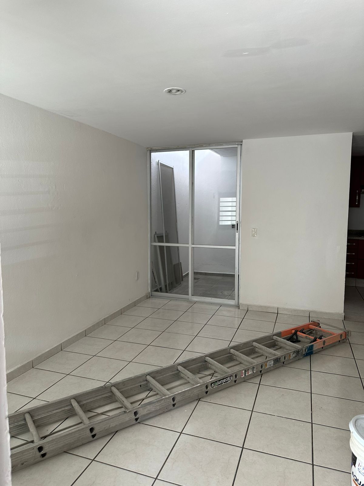 2 de 14: SALA COMEDOR