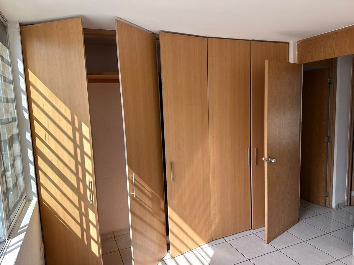 7 de 14: CUARTO CON CLOSET