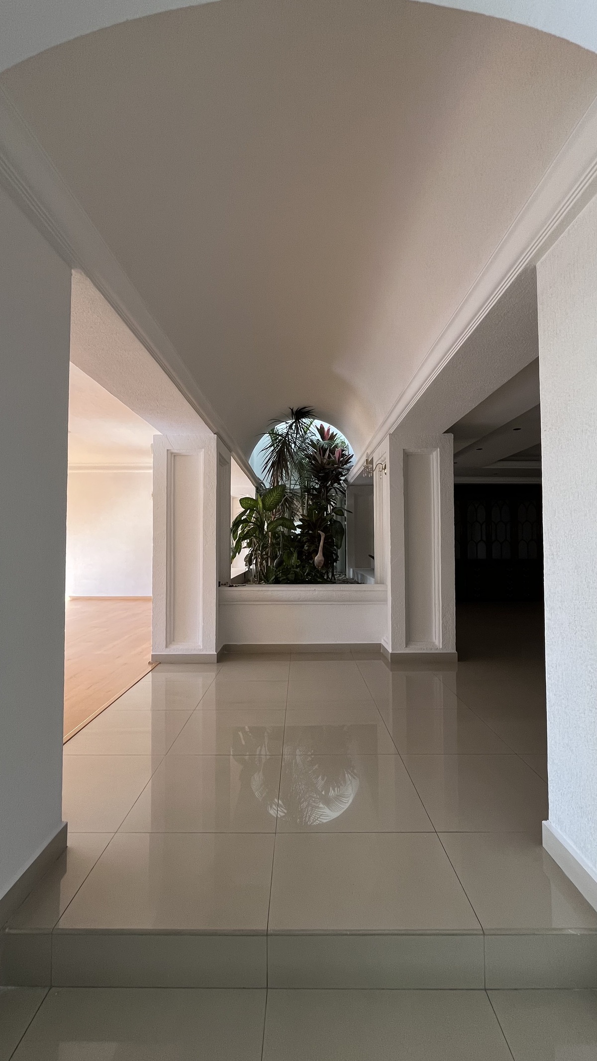 5 of 7: Lobby