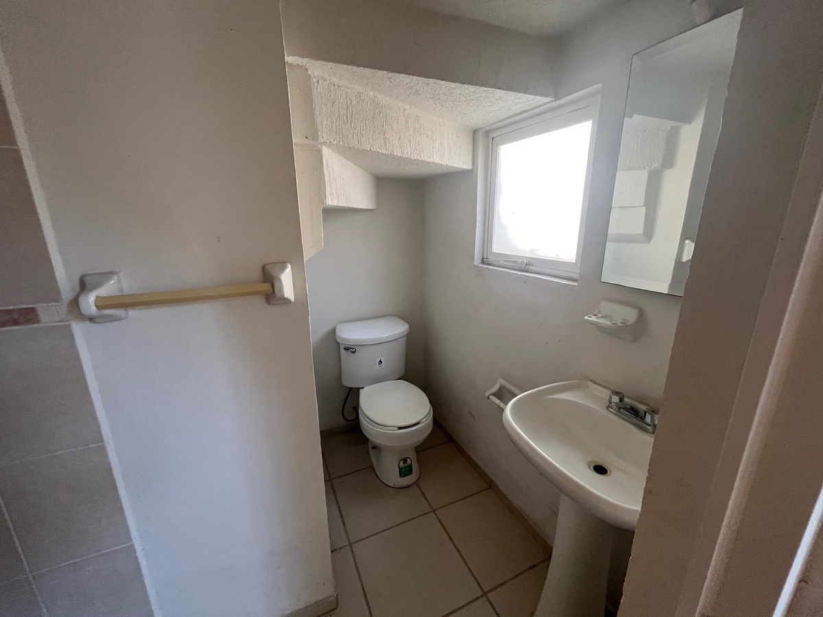 12 of 29: baño completo planta baja